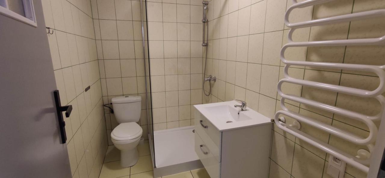 Tanie Spanie Na Naramowicach- Zameldowanie Bezobslugowe - *
